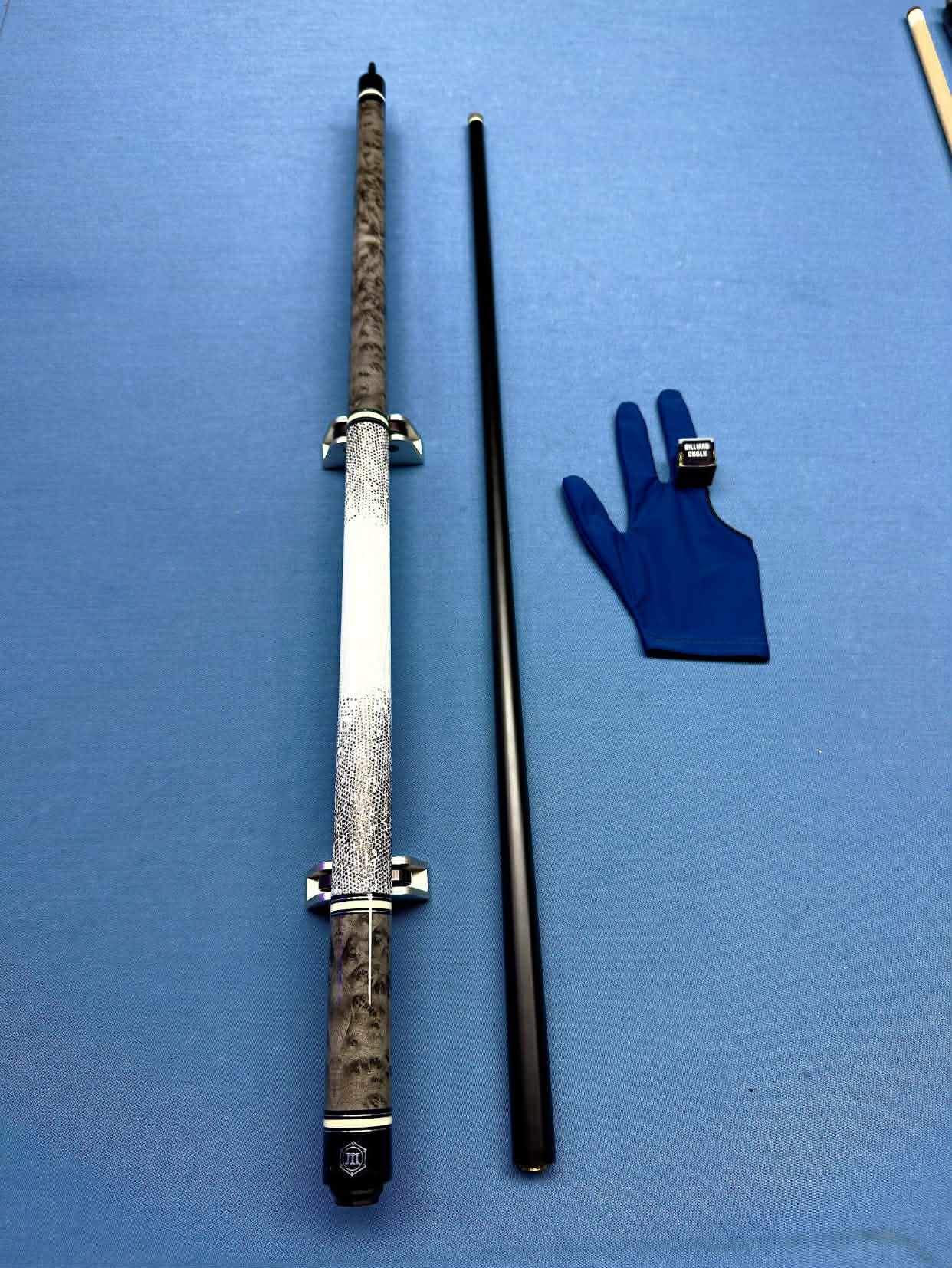 Cơ Pool Chuôi Da Phủ Carbon 1 Cơ Pool Chuôi Da Phủ Carbon